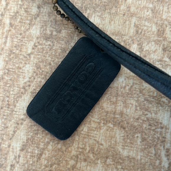 Vintage Coach Casey Black Leather Crossbody Bag - Picture 8 of 8